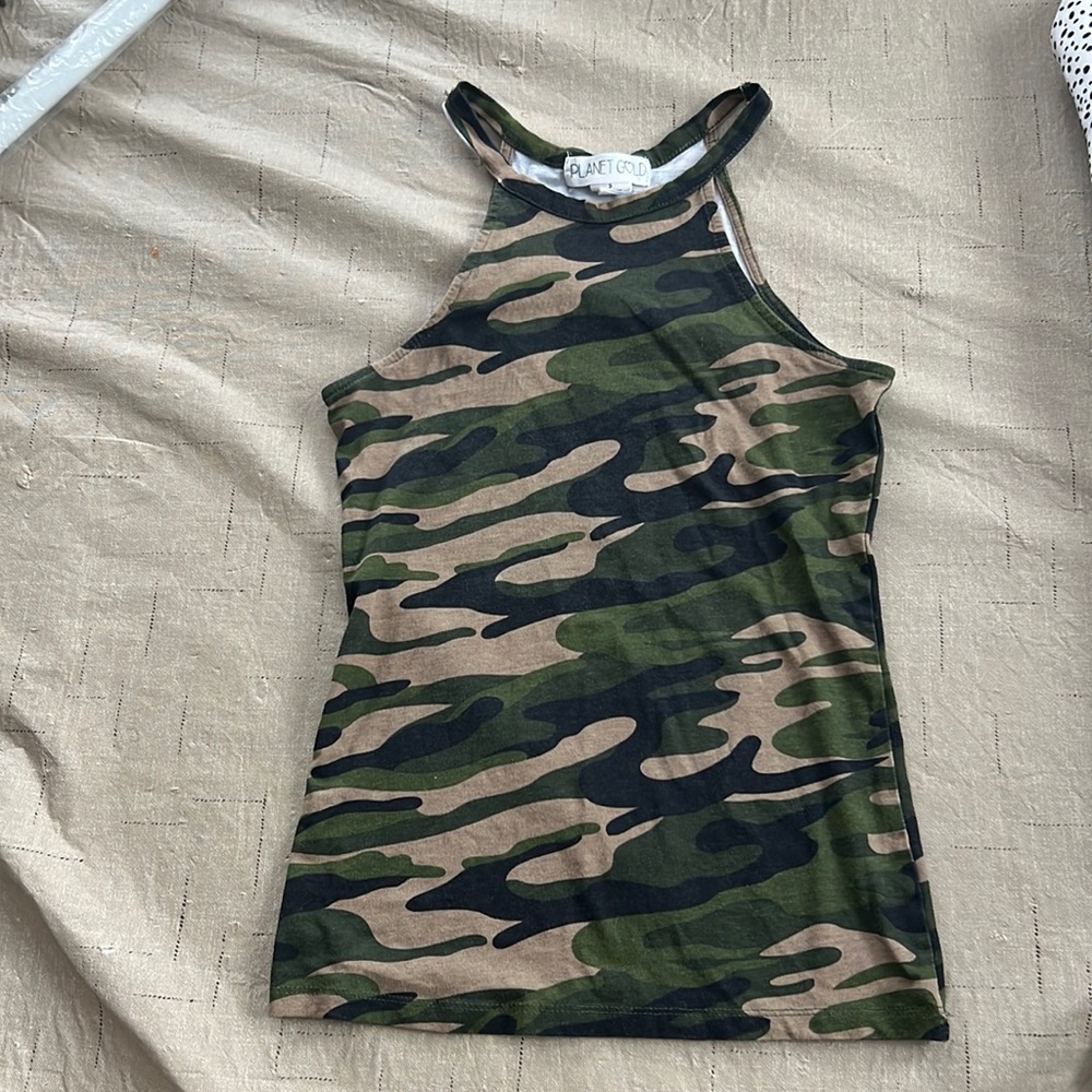 Camo tank top!